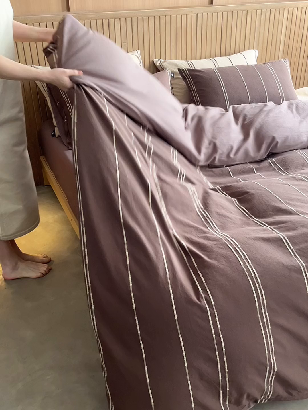 91家纺网 家纺一手货源 找家纺 安莱生活 2025新款水洗色织提花四件套--巷往印记 巷往印记-摩卡