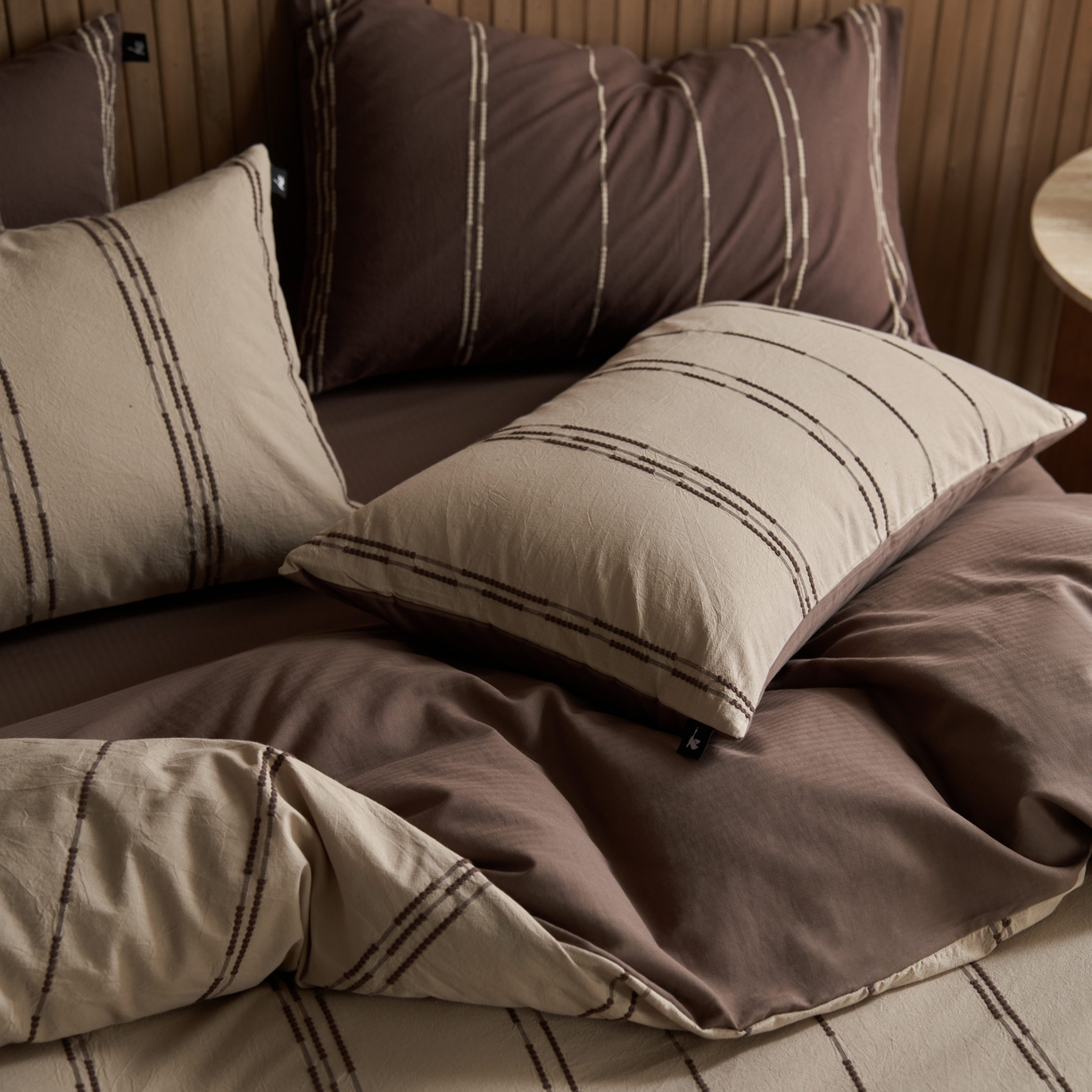 91家纺网 家纺一手货源 找家纺 安莱生活 2025新款水洗色织提花四件套--巷往印记 巷往印记-榛果