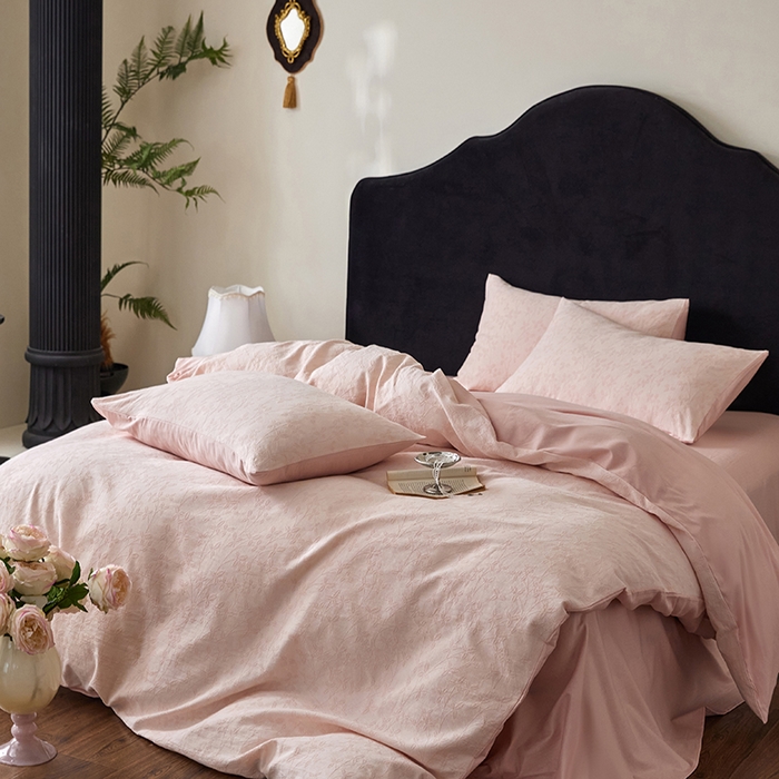 91家纺网 家纺一手货源 找家纺 优品阁 2025新款全棉纯棉A类人字斜三层纱提花四件套-叶叶情深系列 叶叶情深-公主粉