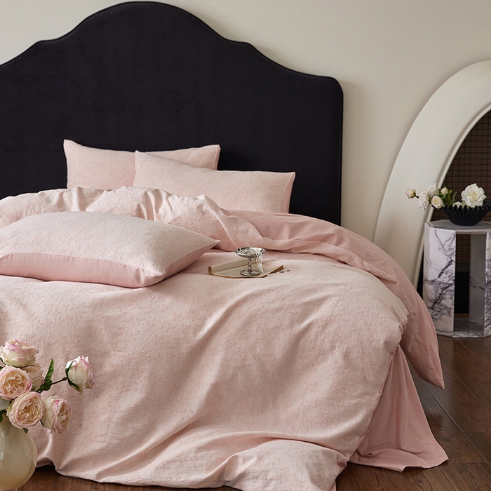 91家纺网 家纺一手货源 找家纺 优品阁 2025新款全棉纯棉A类人字斜三层纱提花四件套-叶叶情深系列 叶叶情深-公主粉