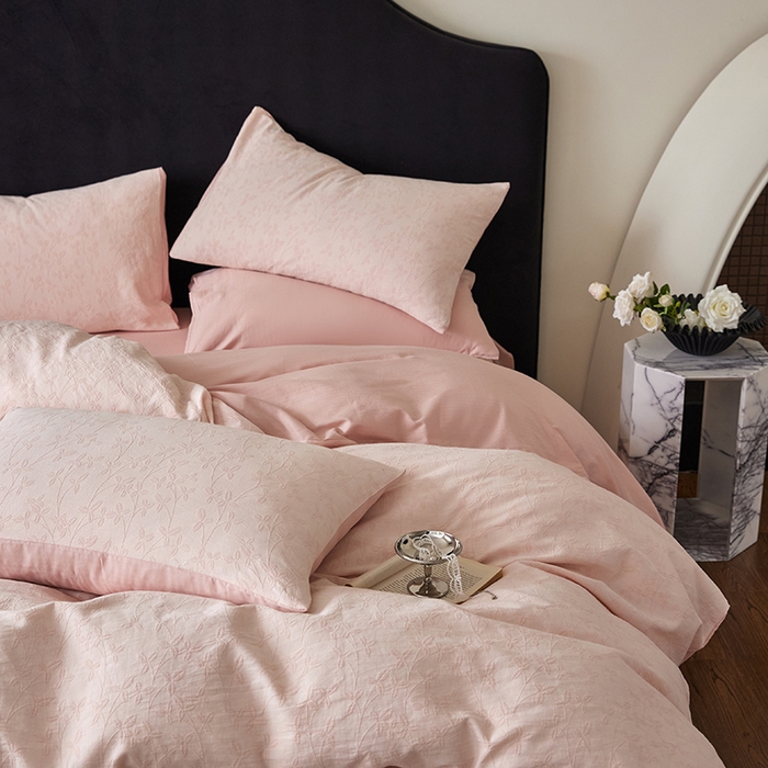 91家纺网 家纺一手货源 找家纺 优品阁 2025新款全棉纯棉A类人字斜三层纱提花四件套-叶叶情深系列 叶叶情深-公主粉