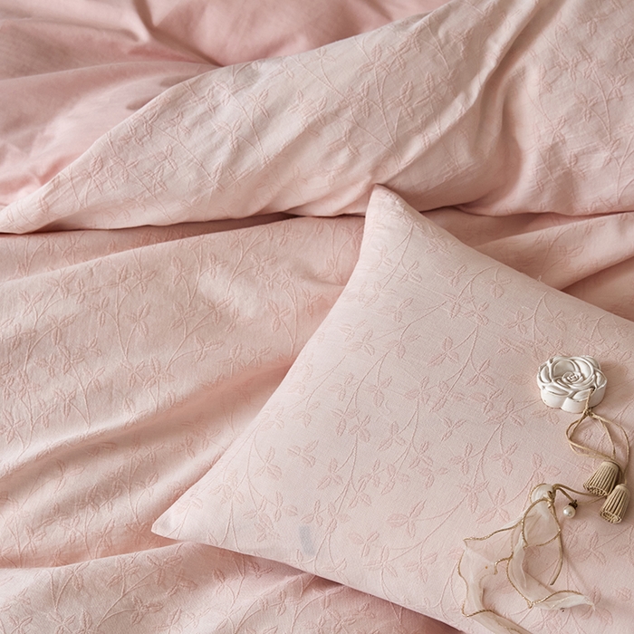 91家纺网 家纺一手货源 找家纺 优品阁 2025新款全棉纯棉A类人字斜三层纱提花四件套-叶叶情深系列 叶叶情深-公主粉