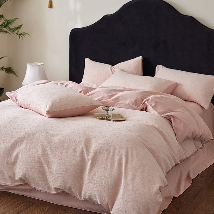 91家纺网 家纺一手货源 找家纺 优品阁 2025新款全棉纯棉A类人字斜三层纱提花四件套-叶叶情深系列 叶叶情深-公主粉