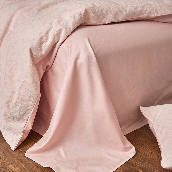 91家纺网 家纺一手货源 找家纺 优品阁 2025新款全棉纯棉A类人字斜三层纱提花四件套-叶叶情深系列 叶叶情深-公主粉