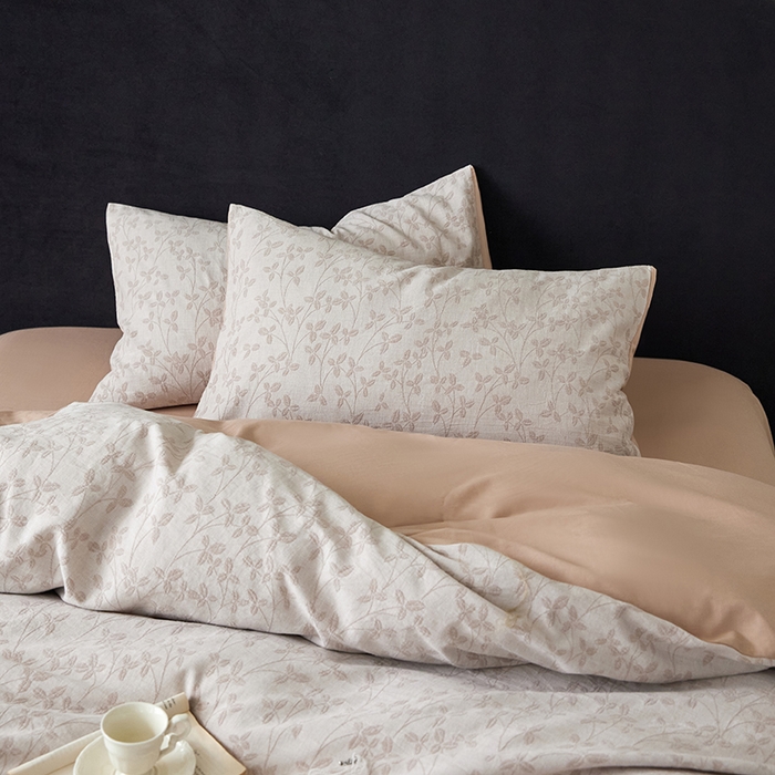 91家纺网 家纺一手货源 找家纺 优品阁 2025新款全棉纯棉A类人字斜三层纱提花四件套-叶叶情深系列 叶叶情深-卡其