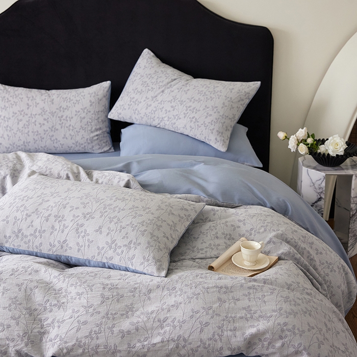 91家纺网 家纺一手货源 找家纺 优品阁 2025新款全棉纯棉A类人字斜三层纱提花四件套-叶叶情深系列 叶叶情深-雾霾蓝