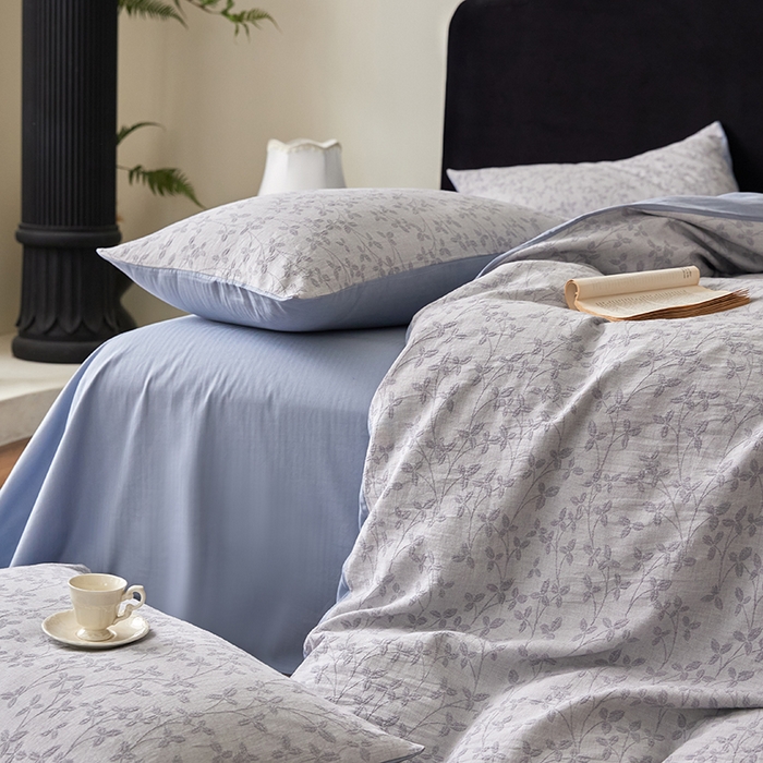 91家纺网 家纺一手货源 找家纺 优品阁 2025新款全棉纯棉A类人字斜三层纱提花四件套-叶叶情深系列 叶叶情深-雾霾蓝