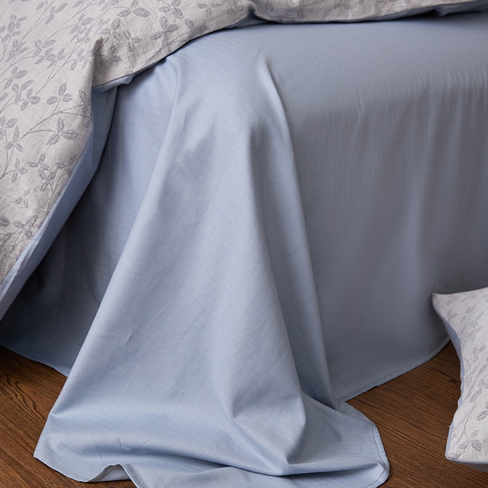 91家纺网 家纺一手货源 找家纺 优品阁 2025新款全棉纯棉A类人字斜三层纱提花四件套-叶叶情深系列 叶叶情深-雾霾蓝