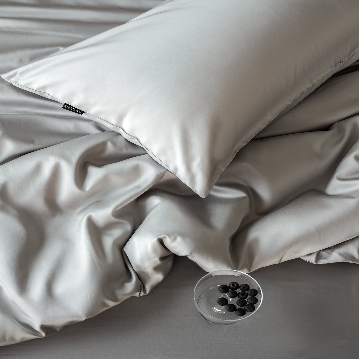 91家纺网 家纺一手货源 找家纺 秀色家纺 2025新款夏季轻奢A类100天丝长绒棉纯色床上四件套夏季冰丝被套床单高级感 Air天丝绵-幻影灰+薄雾灰