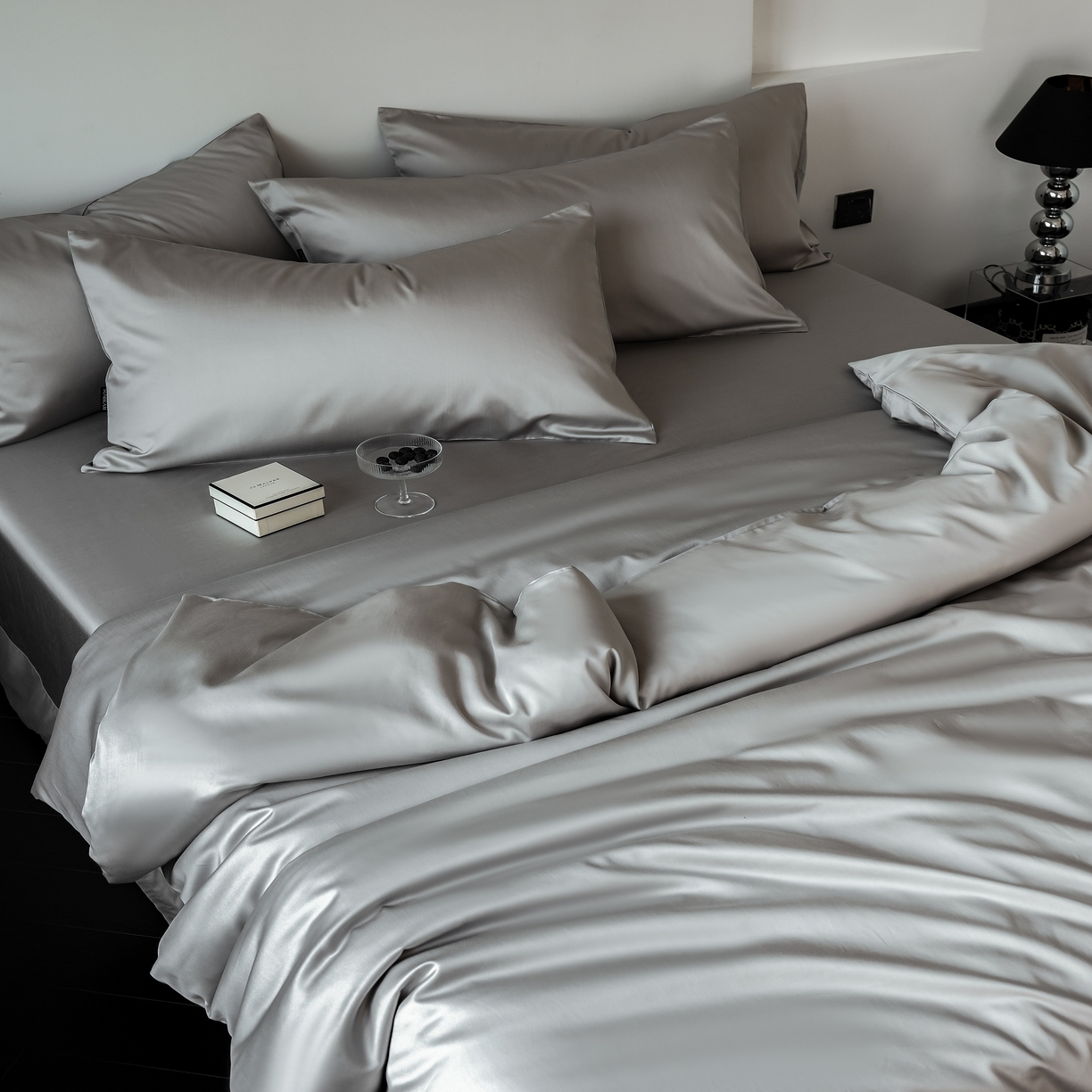 91家纺网 家纺一手货源 找家纺 秀色家纺 2025新款夏季轻奢A类100天丝长绒棉纯色床上四件套夏季冰丝被套床单高级感 Air天丝绵-幻影灰+薄雾灰