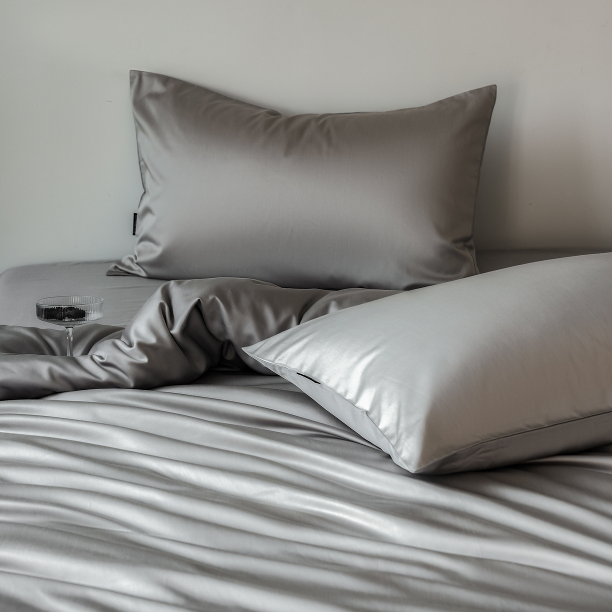 91家纺网 家纺一手货源 找家纺 秀色家纺 2025新款夏季轻奢A类100天丝长绒棉纯色床上四件套夏季冰丝被套床单高级感 Air天丝绵-幻影灰+薄雾灰