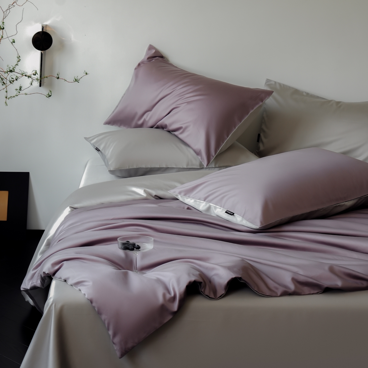 91家纺网 家纺一手货源 找家纺 秀色家纺 2025新款夏季轻奢A类100天丝长绒棉纯色床上四件套夏季冰丝被套床单高级感 Air天丝绵-迷雾紫+幻影灰