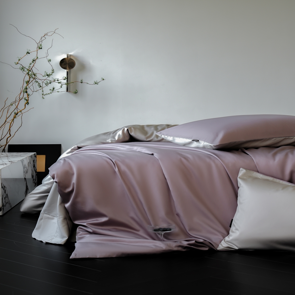 91家纺网 家纺一手货源 找家纺 秀色家纺 2025新款夏季轻奢A类100天丝长绒棉纯色床上四件套夏季冰丝被套床单高级感 Air天丝绵-迷雾紫+幻影灰