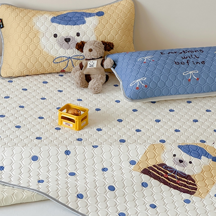 91家纺网 家纺一手货源 找家纺 RYB红黄兰 2025ins原创新款设计师款大版凉感水洗乳胶凉席三件套 波点熊仔