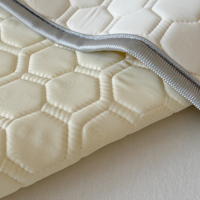 91家纺网 家纺一手货源 找家纺 RYB红黄兰 2025ins原创新款设计师款大版凉感水洗乳胶凉席三件套 波点熊仔