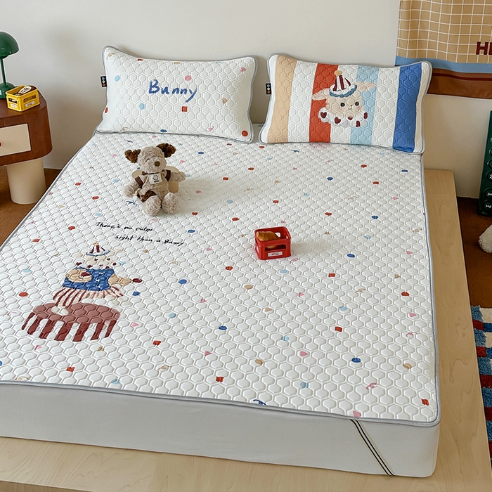 91家纺网 家纺一手货源 找家纺 RYB红黄兰 2025ins原创新款设计师款大版凉感水洗乳胶凉席三件套 马戏团小兔