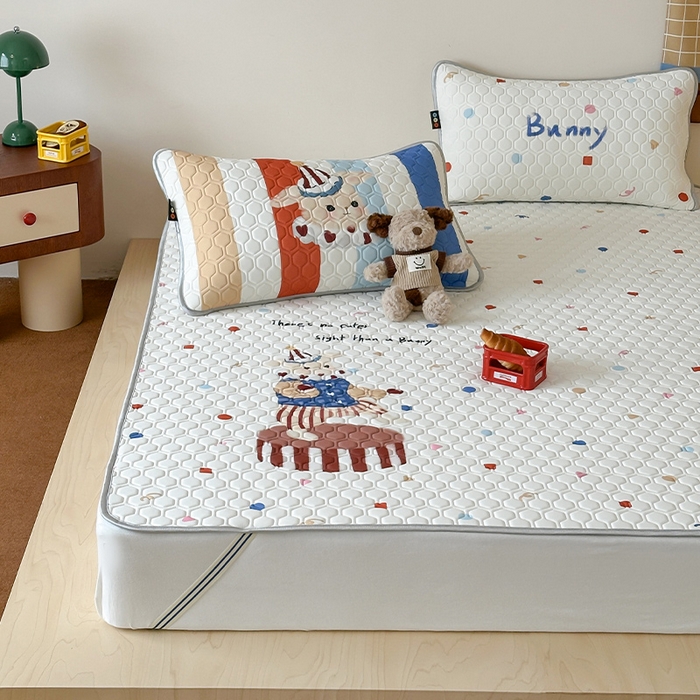 91家纺网 家纺一手货源 找家纺 RYB红黄兰 2025ins原创新款设计师款大版凉感水洗乳胶凉席三件套 马戏团小兔