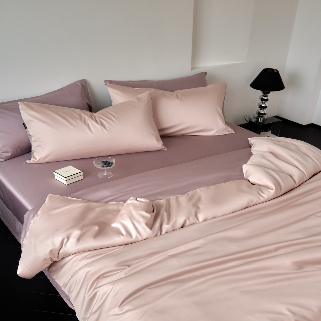 91家纺网 家纺一手货源 找家纺 秀色家纺 2025新款夏季轻奢A类100天丝长绒棉纯色床上四件套夏季冰丝被套床单高级感 Air天丝绵-桃灰粉+迷雾紫