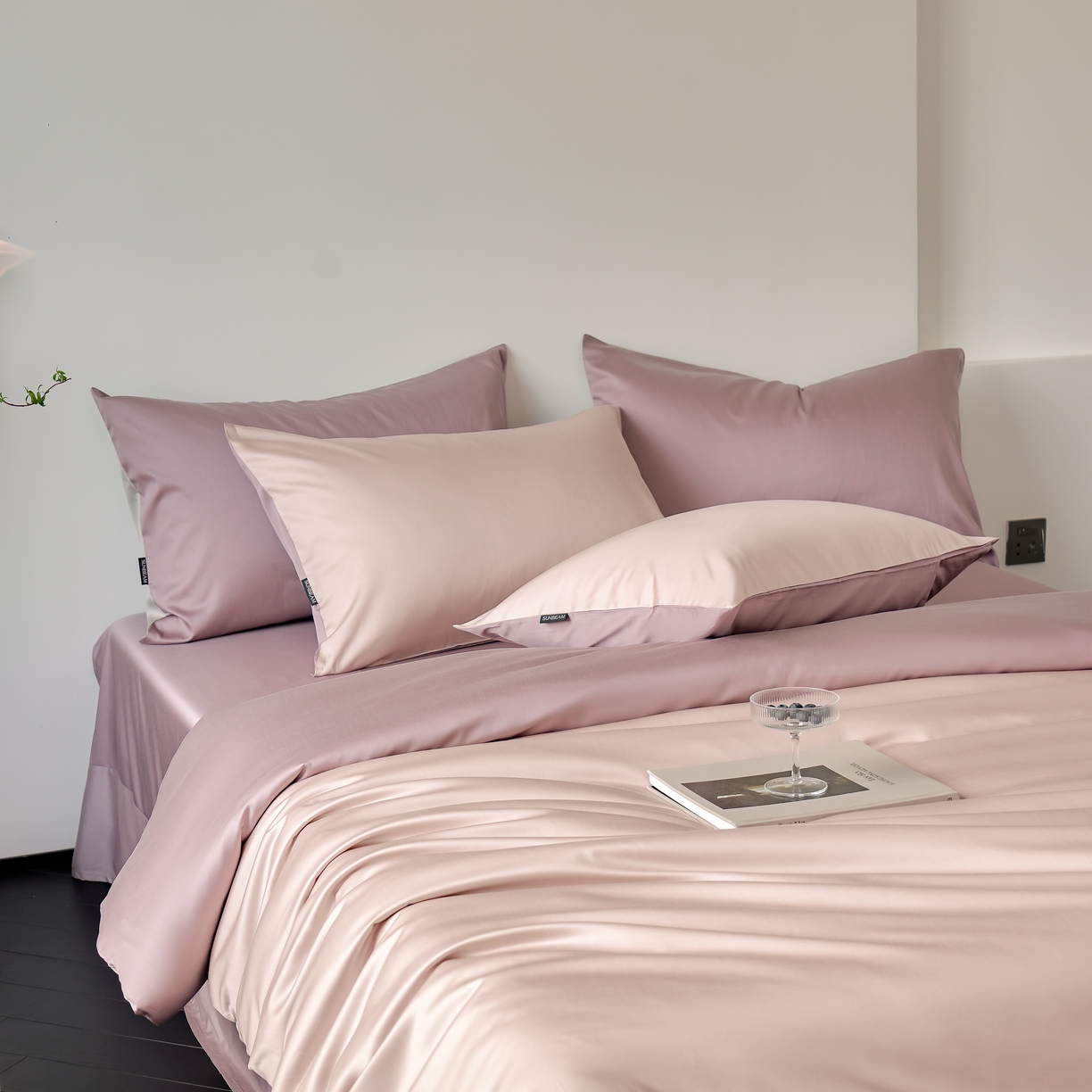 91家纺网 家纺一手货源 找家纺 秀色家纺 2025新款夏季轻奢A类100天丝长绒棉纯色床上四件套夏季冰丝被套床单高级感 Air天丝绵-桃灰粉+迷雾紫
