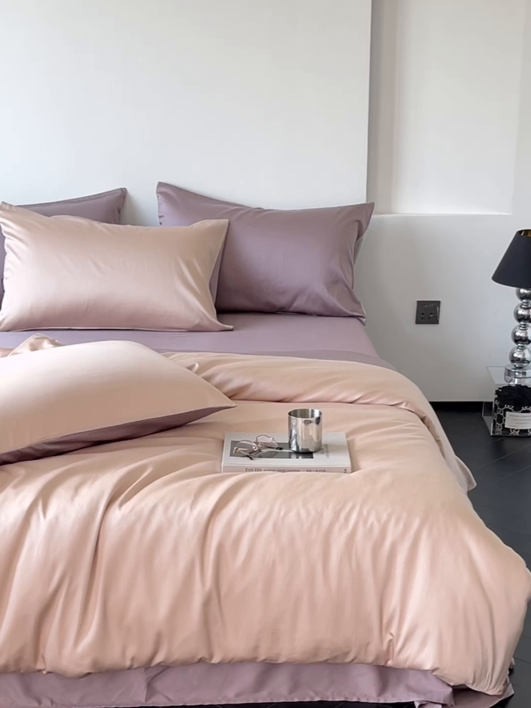 91家纺网 家纺一手货源 找家纺 秀色家纺 2025新款夏季轻奢A类100天丝长绒棉纯色床上四件套夏季冰丝被套床单高级感 Air天丝绵-桃灰粉+迷雾紫