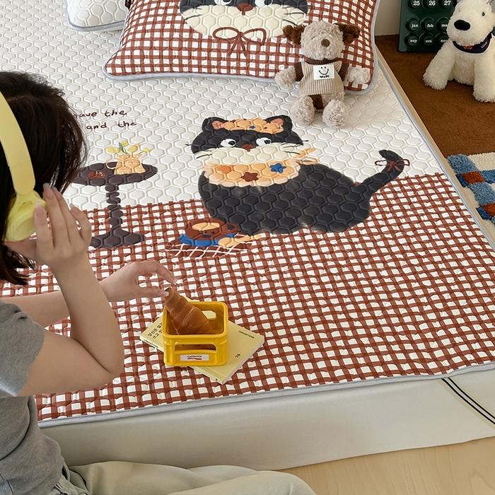 91家纺网 家纺一手货源 找家纺 RYB红黄兰 2025ins原创新款设计师款大版凉感水洗乳胶凉席三件套 红格猫咪