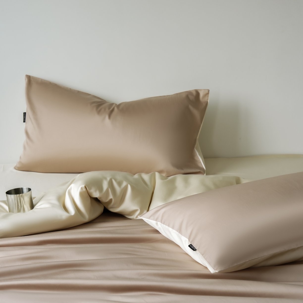 91家纺网 家纺一手货源 找家纺 秀色家纺 2025新款夏季轻奢A类100天丝长绒棉纯色床上四件套夏季冰丝被套床单高级感 Air天丝绵-温柔奶白