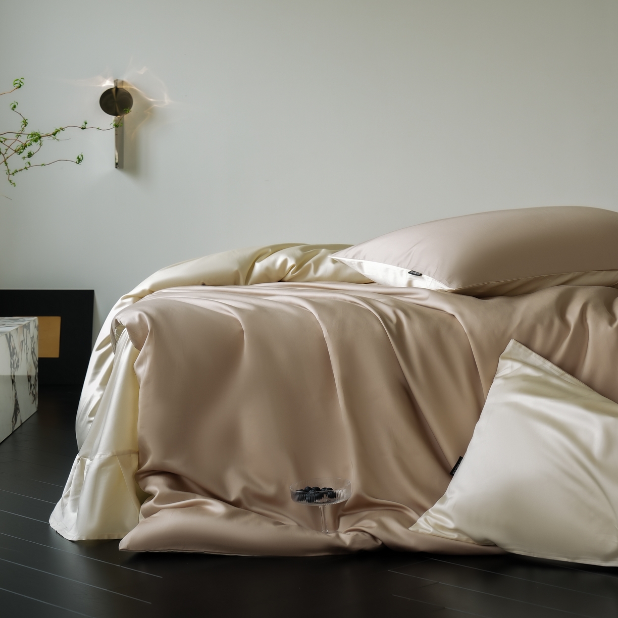 91家纺网 家纺一手货源 找家纺 秀色家纺 2025新款夏季轻奢A类100天丝长绒棉纯色床上四件套夏季冰丝被套床单高级感 Air天丝绵-温柔奶白