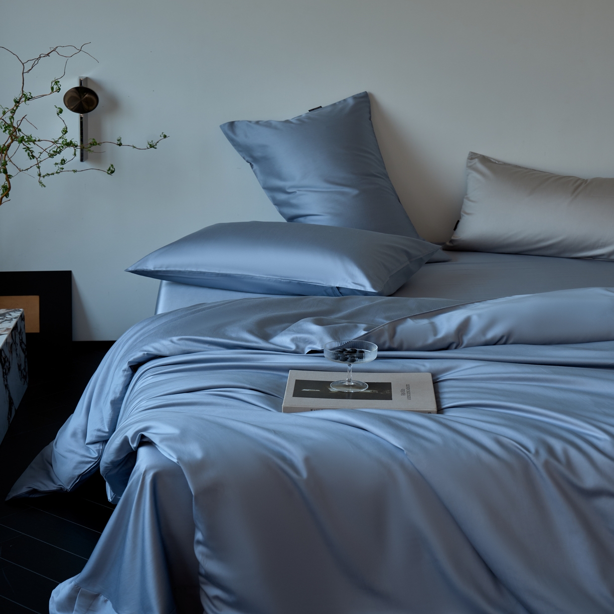 91家纺网 家纺一手货源 找家纺 秀色家纺 2025新款夏季轻奢A类100天丝长绒棉纯色床上四件套夏季冰丝被套床单高级感 Air天丝绵-星雾蓝