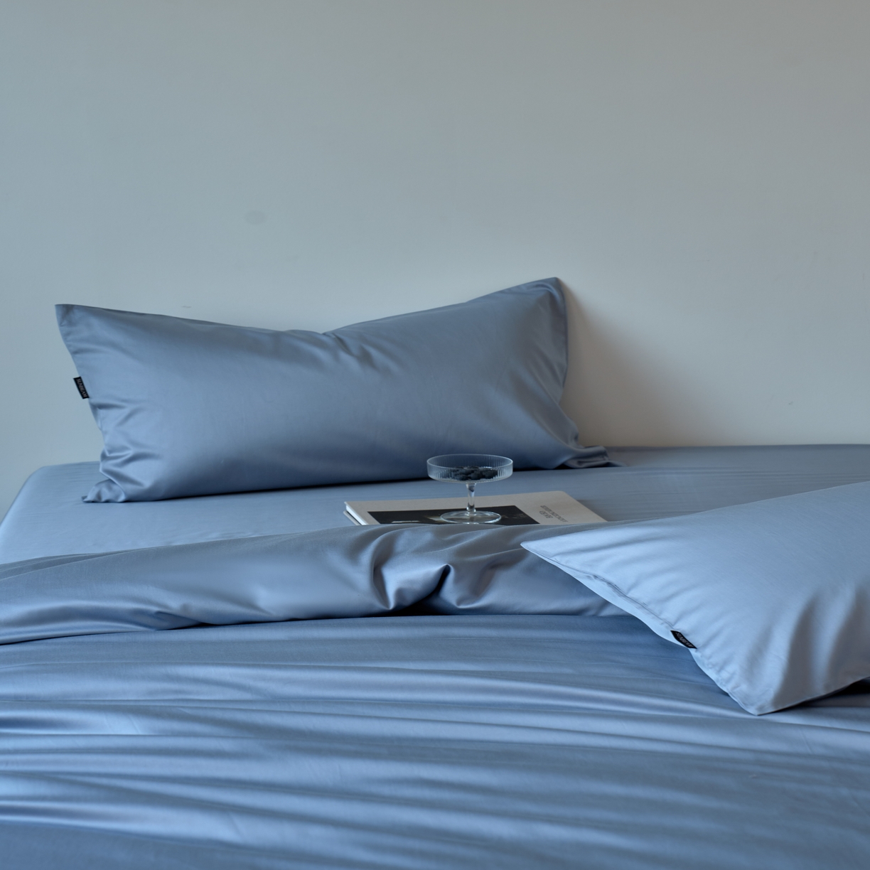 91家纺网 家纺一手货源 找家纺 秀色家纺 2025新款夏季轻奢A类100天丝长绒棉纯色床上四件套夏季冰丝被套床单高级感 Air天丝绵-星雾蓝