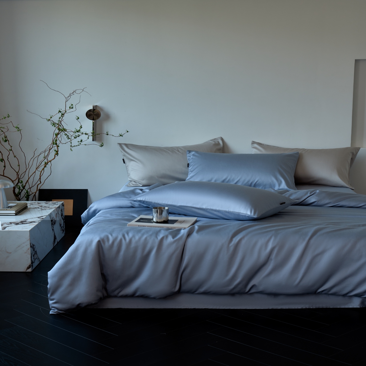 91家纺网 家纺一手货源 找家纺 秀色家纺 2025新款夏季轻奢A类100天丝长绒棉纯色床上四件套夏季冰丝被套床单高级感 Air天丝绵-星雾蓝