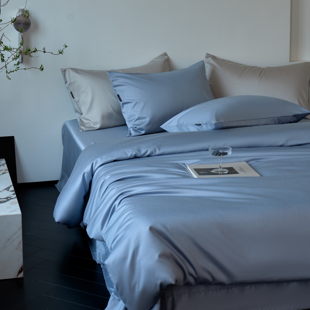 91家纺网 家纺一手货源 找家纺 秀色家纺 2025新款夏季轻奢A类100天丝长绒棉纯色床上四件套夏季冰丝被套床单高级感 Air天丝绵-星雾蓝