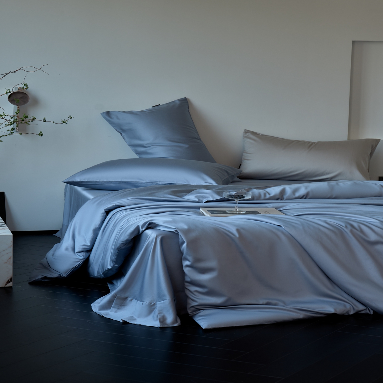 91家纺网 家纺一手货源 找家纺 秀色家纺 2025新款夏季轻奢A类100天丝长绒棉纯色床上四件套夏季冰丝被套床单高级感 Air天丝绵-星雾蓝