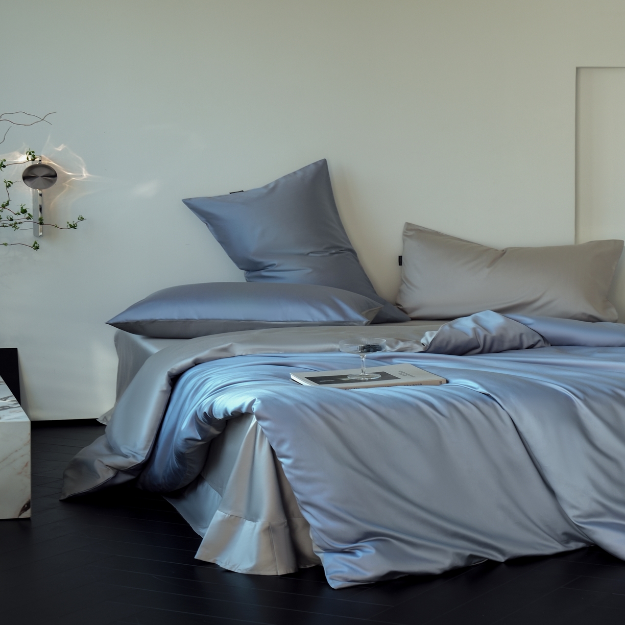 91家纺网 家纺一手货源 找家纺 秀色家纺 2025新款夏季轻奢A类100天丝长绒棉纯色床上四件套夏季冰丝被套床单高级感 Air天丝绵-星雾蓝+薄雾灰