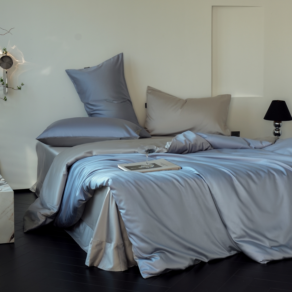 91家纺网 家纺一手货源 找家纺 秀色家纺 2025新款夏季轻奢A类100天丝长绒棉纯色床上四件套夏季冰丝被套床单高级感 Air天丝绵-星雾蓝+薄雾灰