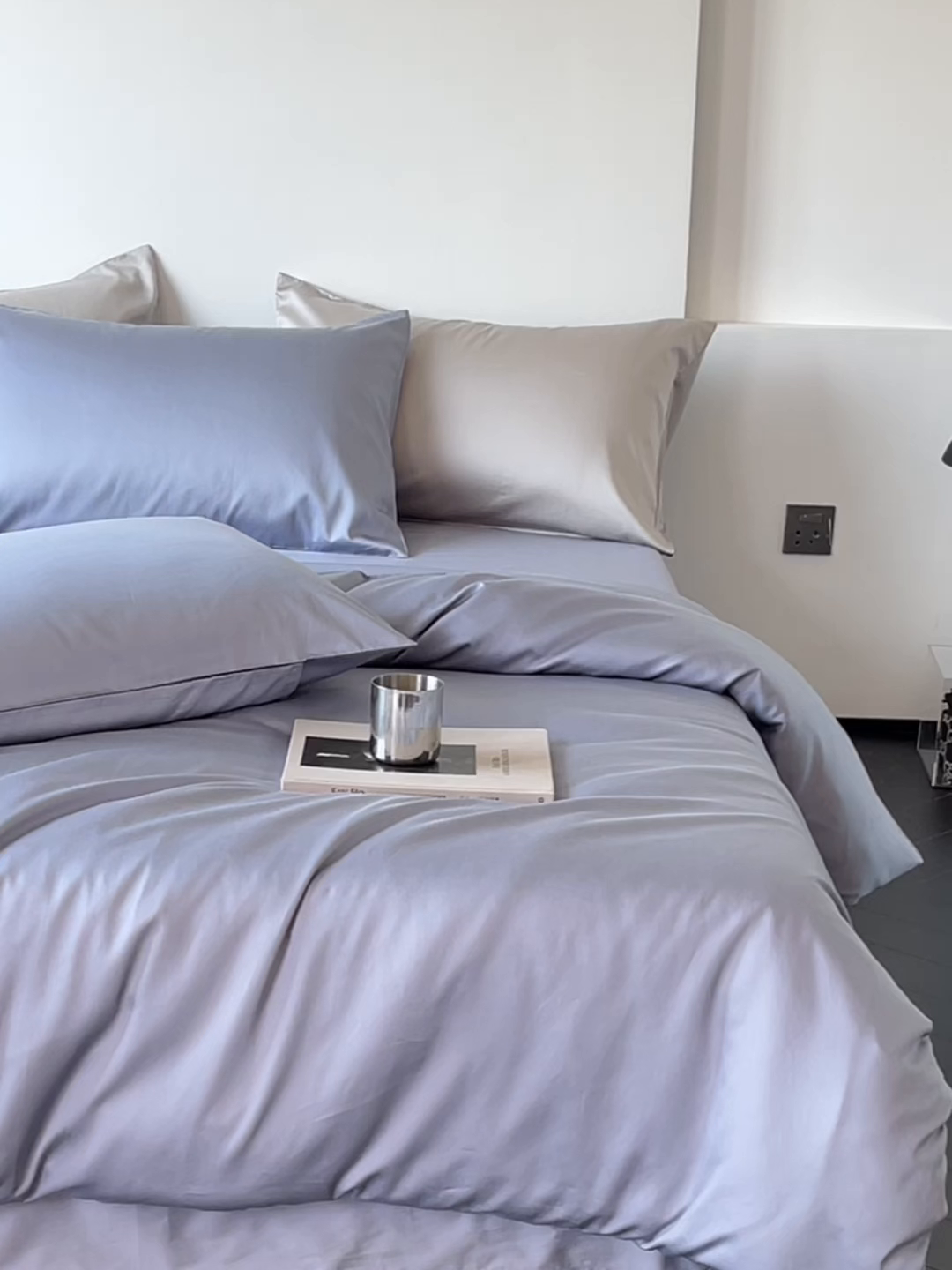 91家纺网 家纺一手货源 找家纺 秀色家纺 2025新款夏季轻奢A类100天丝长绒棉纯色床上四件套夏季冰丝被套床单高级感 Air天丝绵-星雾蓝+薄雾灰