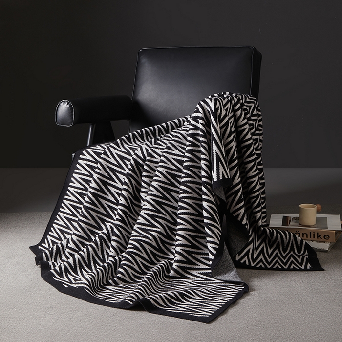 91家纺网 家纺一手货源 找家纺 航途席业 2025新款亲肤舒适航空毯盖毯系列 w黑