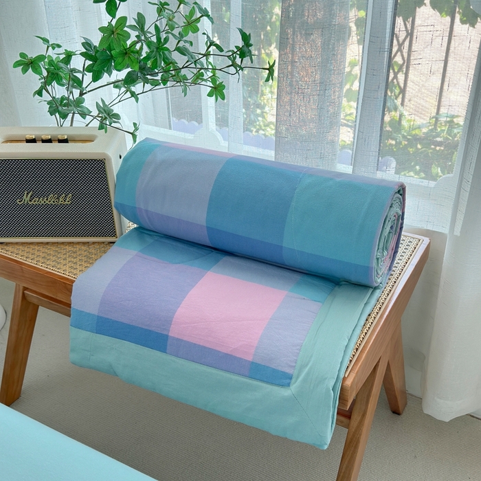 91家纺网 家纺一手货源 找家纺 三沁2025新款全棉色织水洗棉夏被 彩虹大格