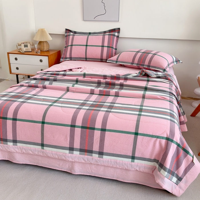 91家纺网 家纺一手货源 找家纺 三沁2025新款全棉色织水洗棉夏被 粉色恋人