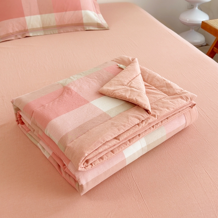 91家纺网 家纺一手货源 找家纺 三沁2025新款全棉色织水洗棉夏被 米夕玉咖