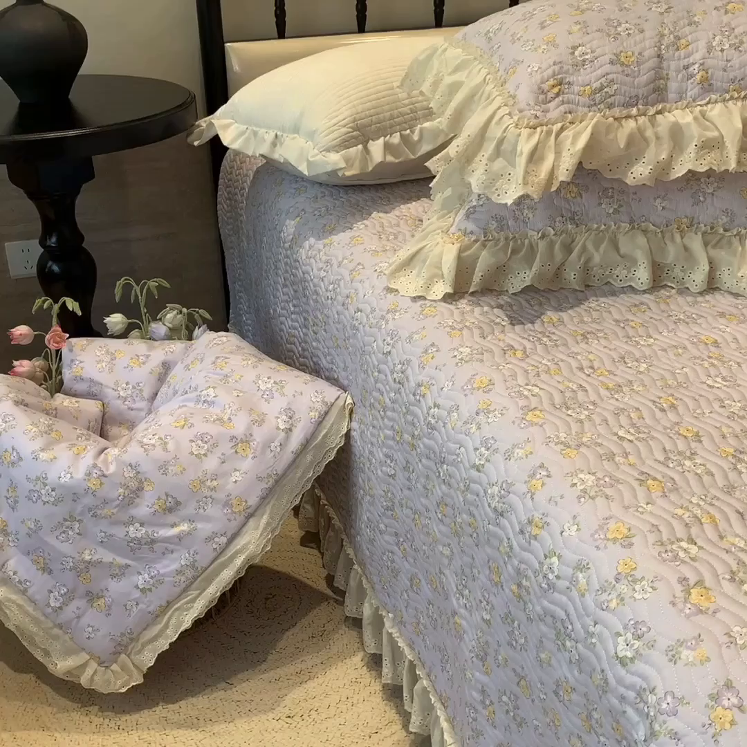 91家纺网 家纺一手货源 找家纺 奈萝家纺 2025新款全棉蕾丝花边床盖三件套四件套纯棉花边夏被 花语紫