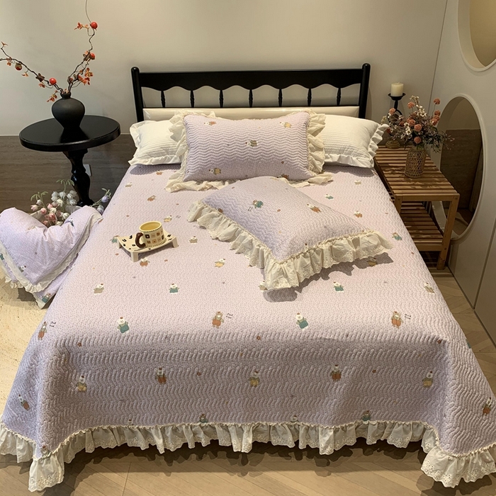 91家纺网 家纺一手货源 找家纺 奈萝家纺 2025新款全棉蕾丝花边床盖三件套四件套纯棉花边夏被 呆呆熊