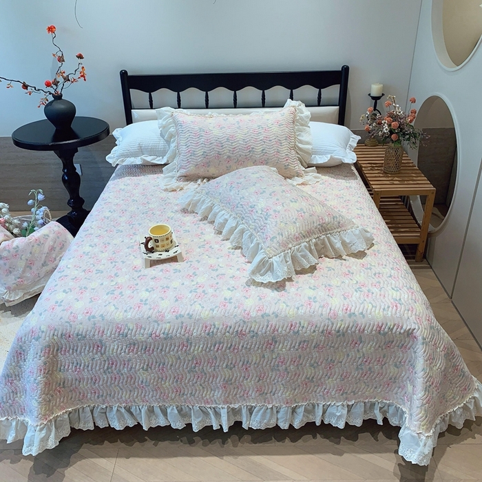 91家纺网 家纺一手货源 找家纺 奈萝家纺 2025新款全棉蕾丝花边床盖三件套四件套纯棉花边夏被 蔷薇