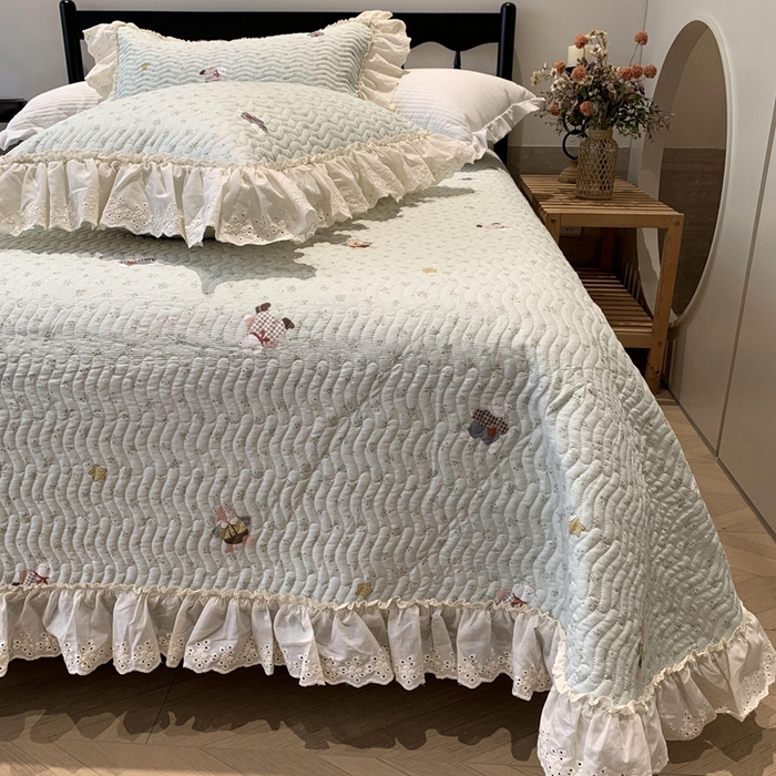 91家纺网 家纺一手货源 找家纺 奈萝家纺 2025新款全棉蕾丝花边床盖三件套四件套纯棉花边夏被 小花熊