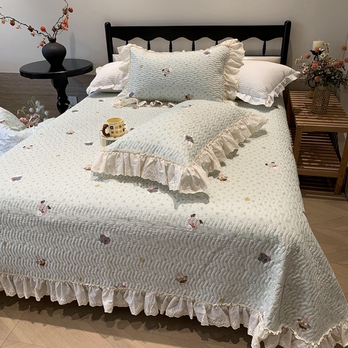 91家纺网 家纺一手货源 找家纺 奈萝家纺 2025新款全棉蕾丝花边床盖三件套四件套纯棉花边夏被 小花熊