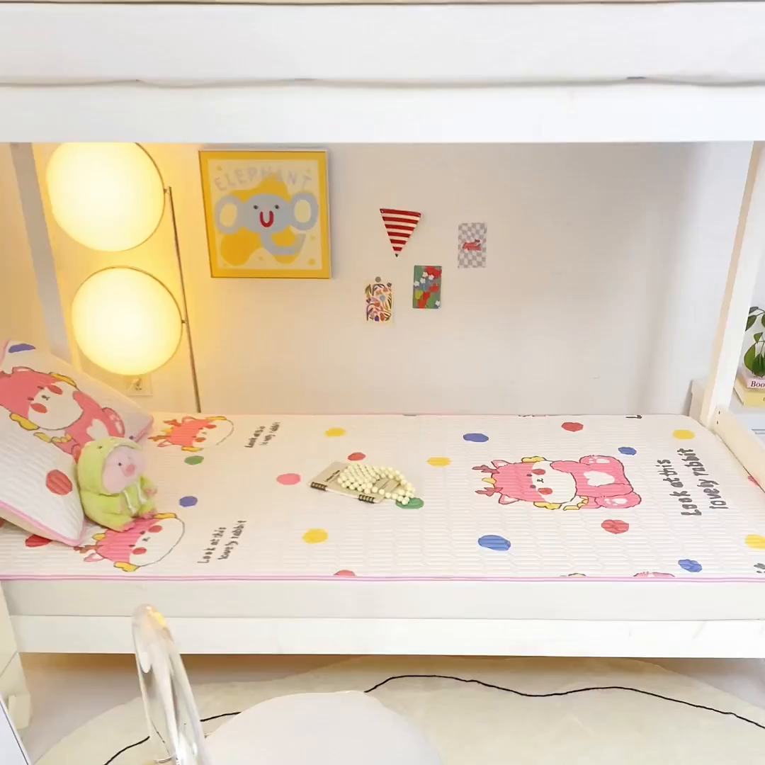 91家纺网 家纺一手货源 找家纺 （总）耐思家纺 2025新款A类0.5乳胶母婴级凉感丝印花乳胶凉席-学生款凉席