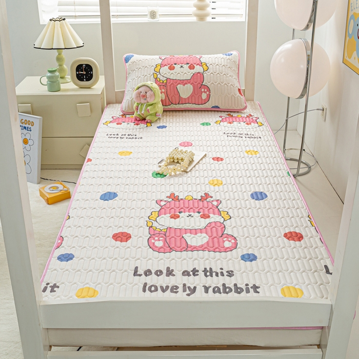 91家纺网 家纺一手货源 找家纺 （总）耐思家纺 2025新款A类0.5乳胶母婴级凉感丝印花乳胶凉席-学生款凉席