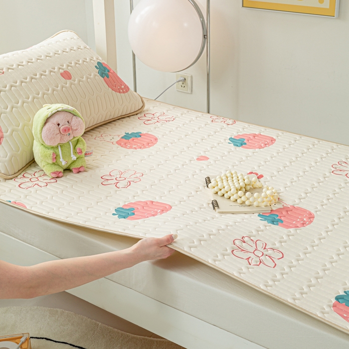 91家纺网 家纺一手货源 找家纺 （总）耐思家纺 2025新款A类0.5乳胶母婴级凉感丝印花乳胶凉席-学生款凉席