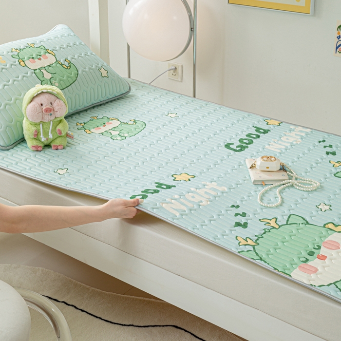 91家纺网 家纺一手货源 找家纺 （总）耐思家纺 2025新款A类0.5乳胶母婴级凉感丝印花乳胶凉席-学生款凉席