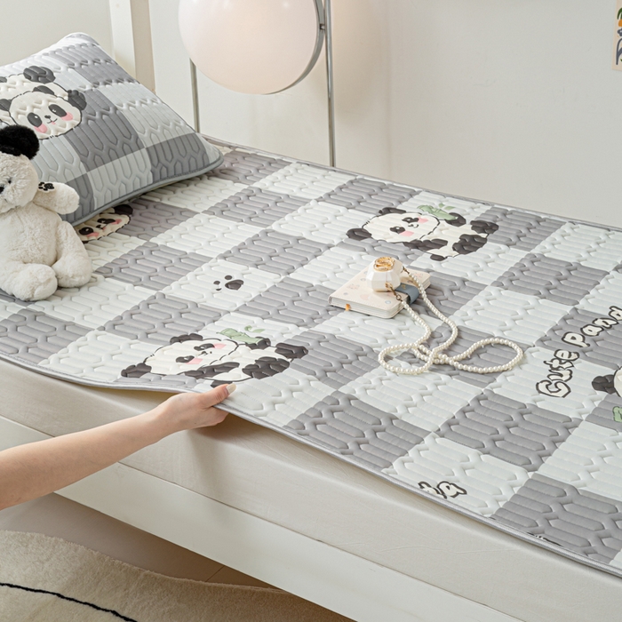 91家纺网 家纺一手货源 找家纺 （总）耐思家纺 2025新款A类0.5乳胶母婴级凉感丝印花乳胶凉席-学生款凉席