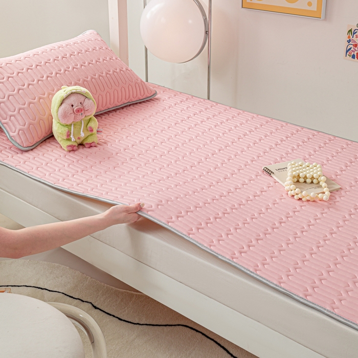 91家纺网 家纺一手货源 找家纺 （总）耐思家纺 2025新款A类0.5乳胶母婴级凉感丝印花乳胶凉席-学生款凉席